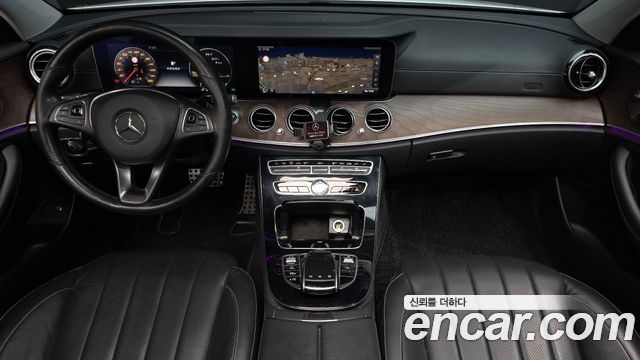 Mercedes-Benz E-Class 2017 — photo 7
