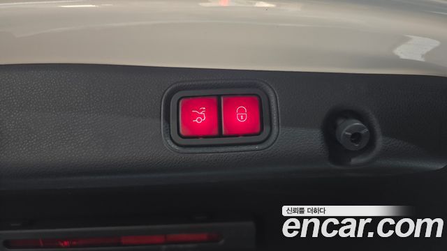 Mercedes-Benz E-Class 2017 — photo 20