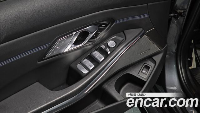 BMW 3-Series 2021 — photo 16
