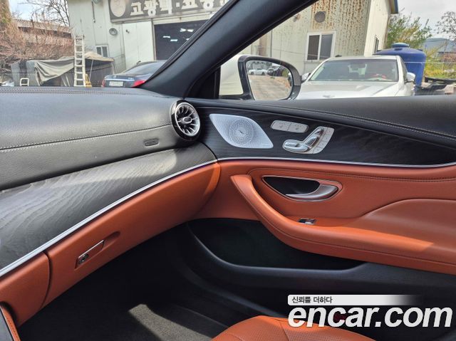 Mercedes-Benz CLS-Class 2022 — photo 11