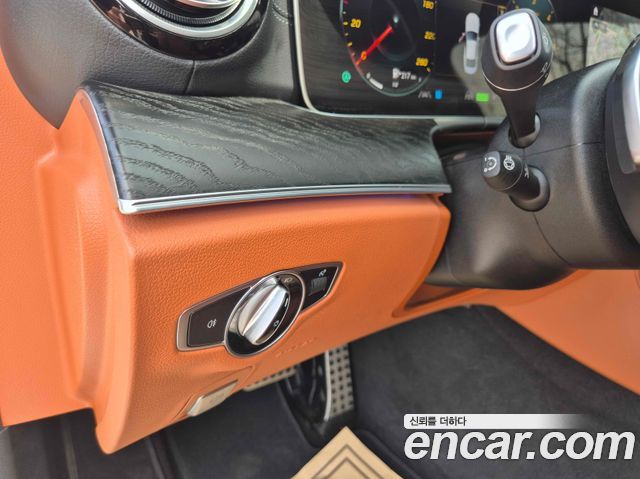 Mercedes-Benz CLS-Class 2022 — photo 13