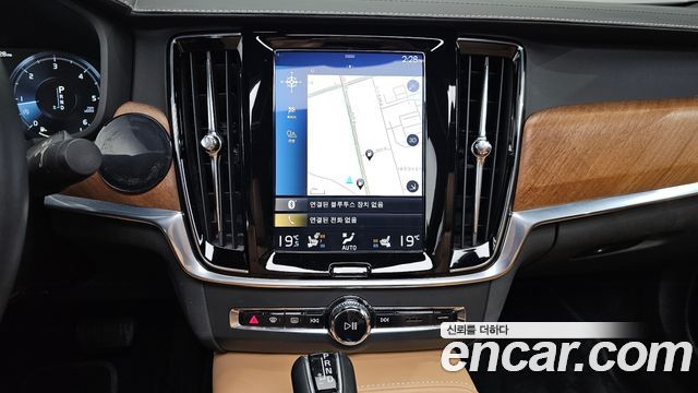 Volvo S90 2019 — photo 20