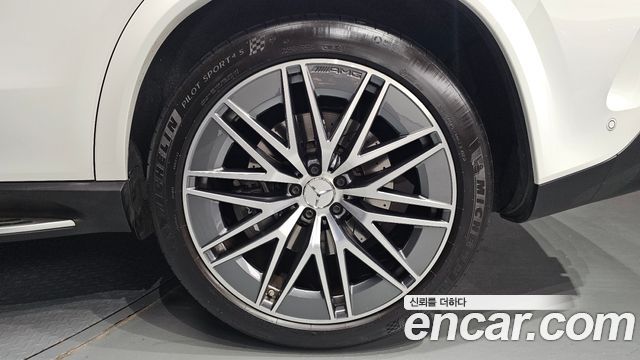 Mercedes-Benz GLE-Class 2024 — photo 7