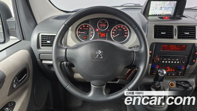 Peugeot Expert 2013 — photo 13
