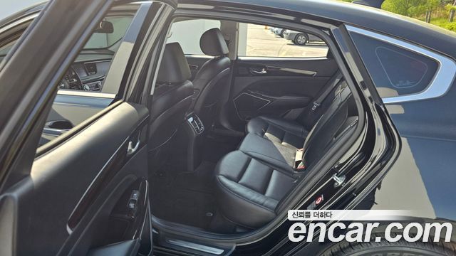 Kia K7 2018 — photo 12