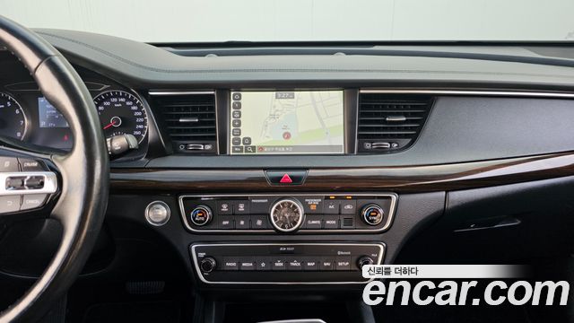 Kia K7 2018 — photo 13