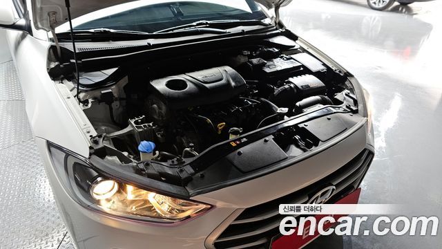 Hyundai AVANTE 2018 — photo 6