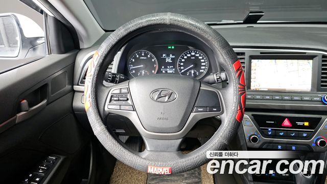 Hyundai AVANTE 2018 — photo 13