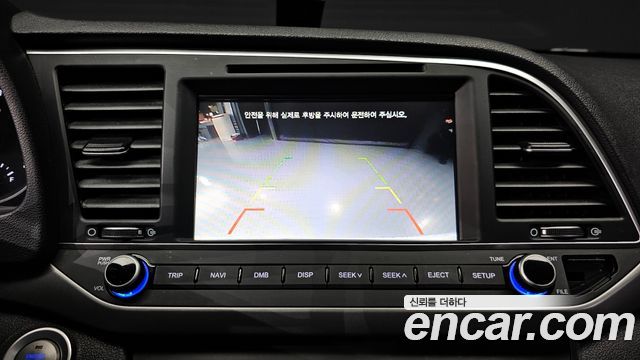 Hyundai AVANTE 2018 — photo 14