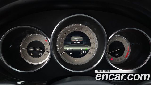 Mercedes-Benz CLS-Class 2013 — photo 8