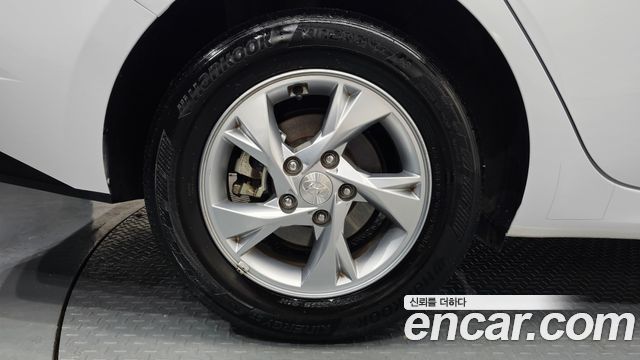 Hyundai AVANTE 2021 — photo 5