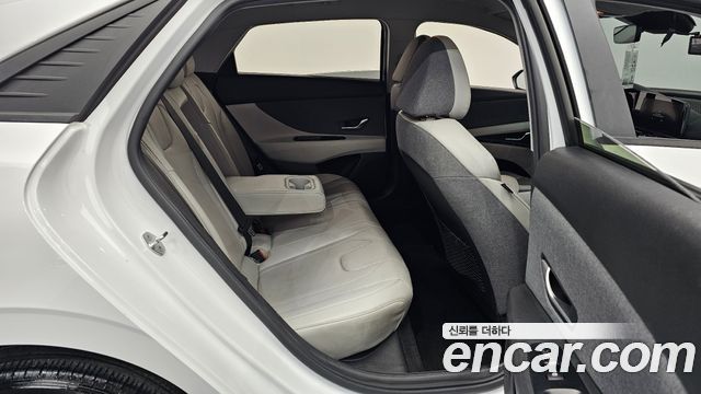 Hyundai AVANTE 2021 — photo 17