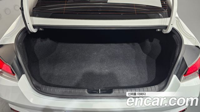Hyundai AVANTE 2021 — photo 26