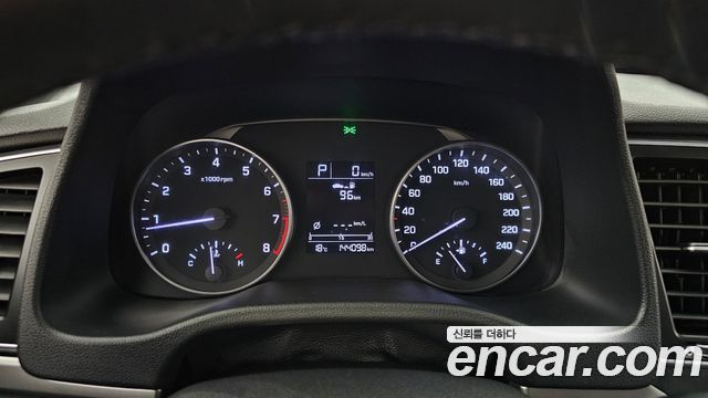 Hyundai AVANTE 2017 — photo 8