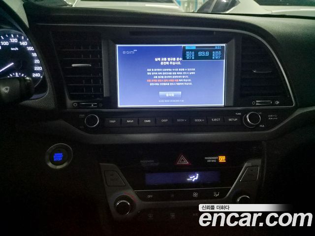 Hyundai AVANTE 2017 — photo 14