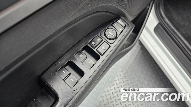Hyundai AVANTE 2017 — photo 16
