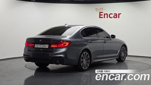 BMW 5-Series 2019 — photo 2