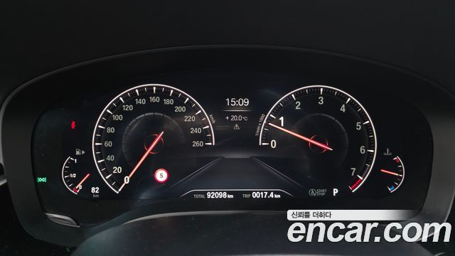 BMW 5-Series 2019 — photo 11