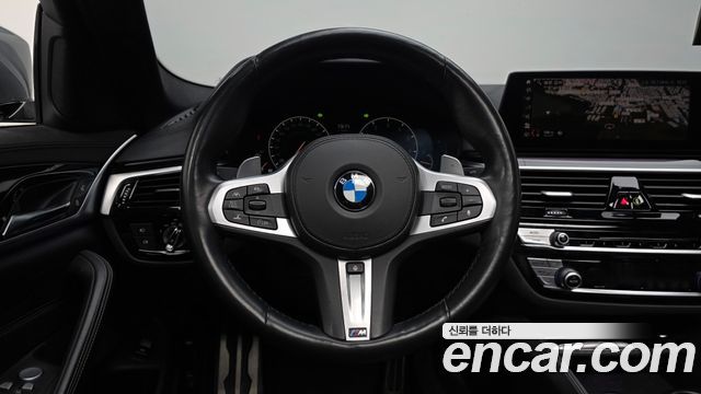 BMW 5-Series 2019 — photo 20