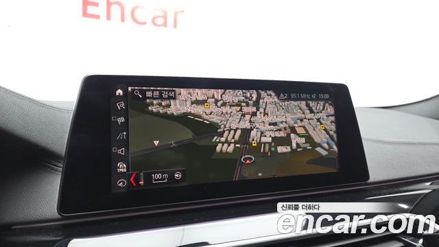 BMW 5-Series 2019 — photo 21