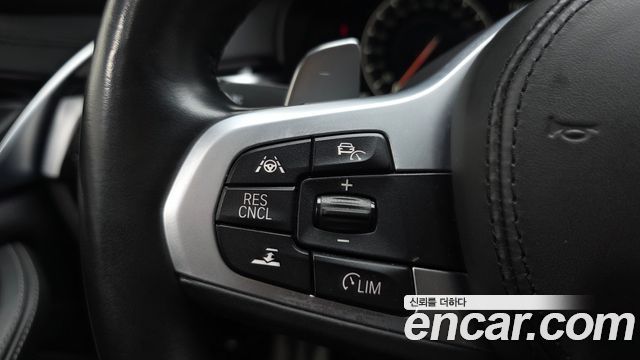 BMW 5-Series 2019 — photo 16