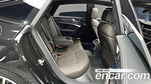 Audi A7 2025 — photo 17