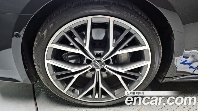 Audi A7 2025 — photo 28