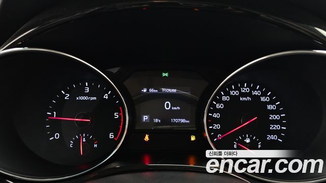 Kia Canival 2020 — photo 11