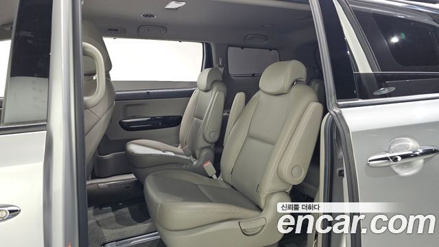 Kia Canival 2020 — photo 17