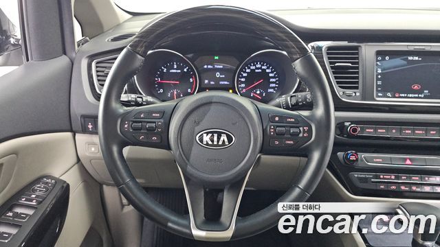 Kia Canival 2020 — photo 21