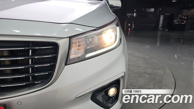 Kia Canival 2020 — photo 8