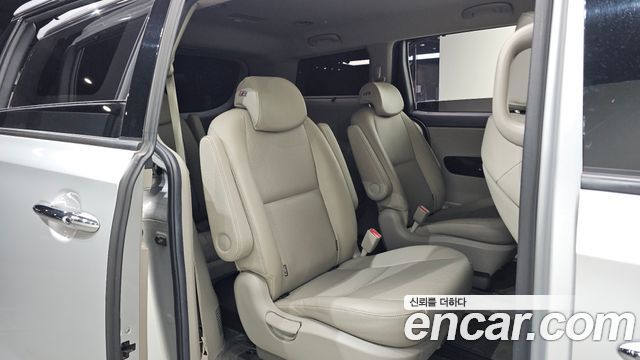 Kia Canival 2020 — photo 16