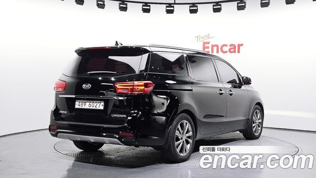 Kia Canival 2019 — photo 2