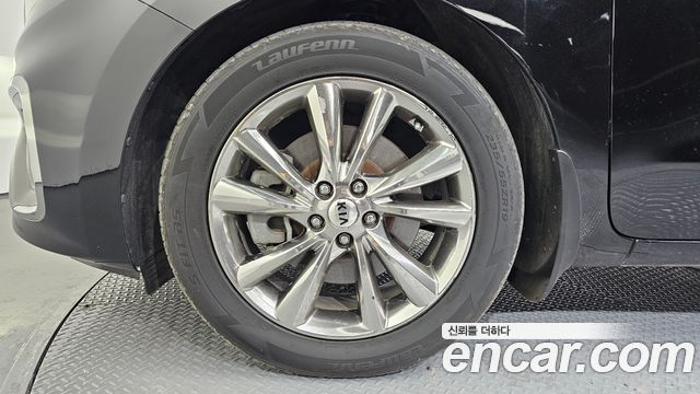 Kia Canival 2019 — photo 5