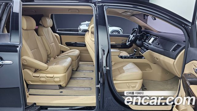 Kia Canival 2019 — photo 17