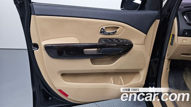 Kia Canival 2019 — photo 14