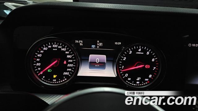Mercedes-Benz E-Class 2020 — photo 8