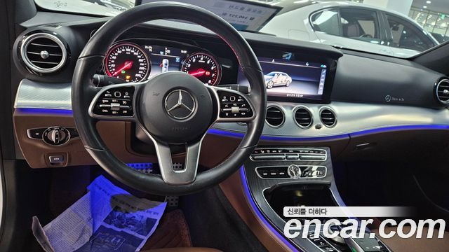 Mercedes-Benz E-Class 2020 — photo 13