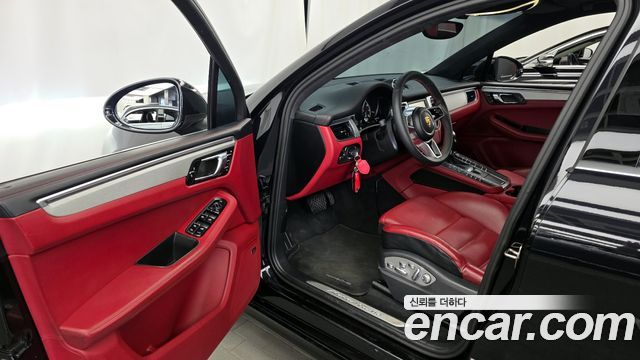 Porsche Macan 2015 — photo 10
