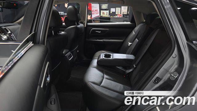 Nissan Altima 2018 — photo 17