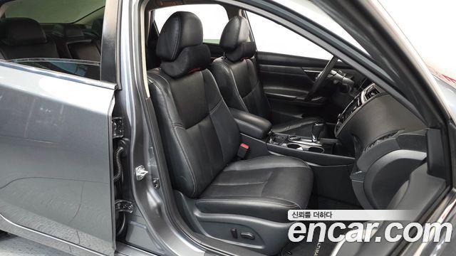 Nissan Altima 2018 — photo 18