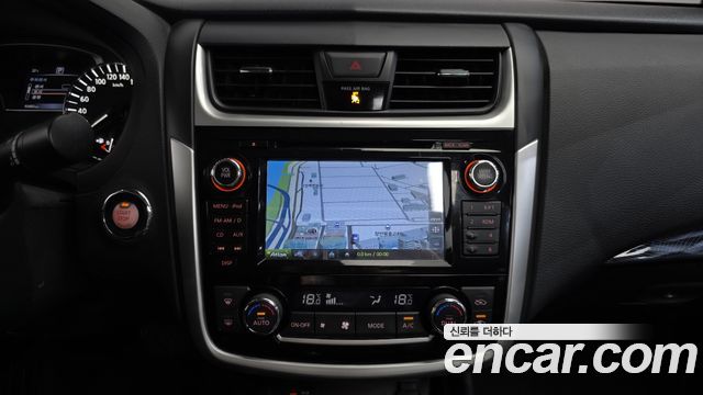 Nissan Altima 2018 — photo 21