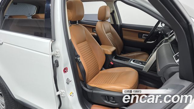 Land Rover Discovery Sport 2018 — photo 12