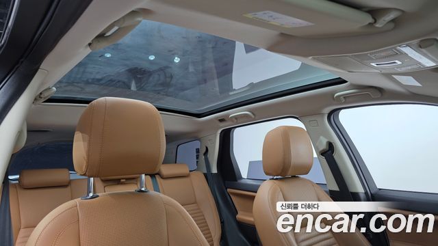 Land Rover Discovery Sport 2018 — photo 13