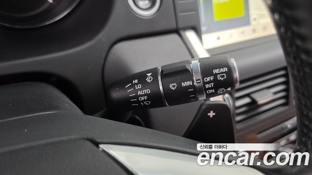 Land Rover Discovery Sport 2018 — photo 16
