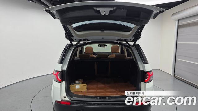Land Rover Discovery Sport 2018 — photo 20