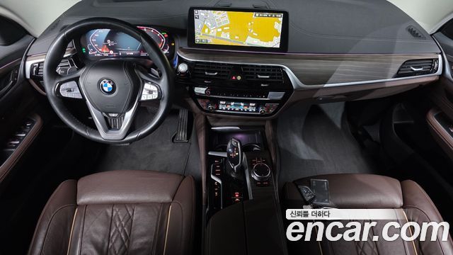 BMW Gran Turismo 2023 — photo 7