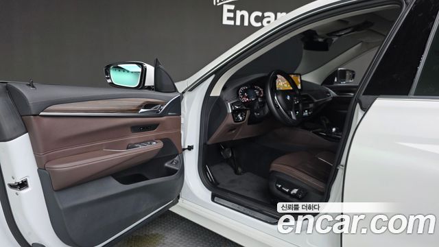 BMW Gran Turismo 2023 — photo 10
