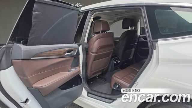BMW Gran Turismo 2023 — photo 15