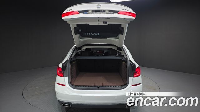 BMW Gran Turismo 2023 — photo 18